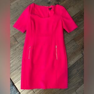 Ann Taylor pink dress with zipper detail. Size 6